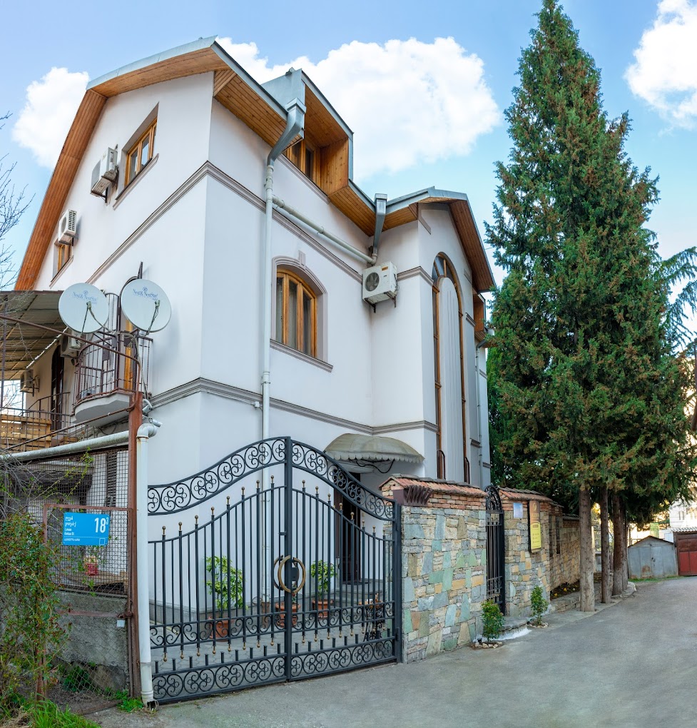 venesa hotel tizgasht